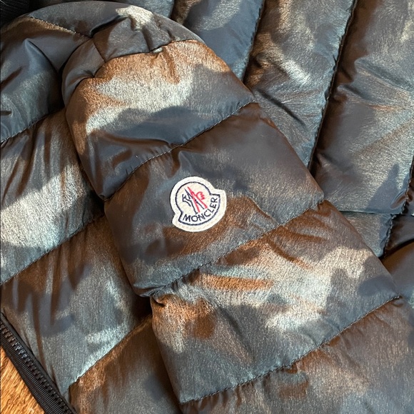 Moncler Camo down Jacket - Picture 8 of 8